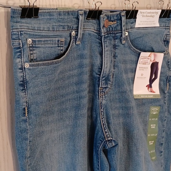 NWT Levi's Signature Gold Jeans, Size 8S, Mid-Rise, Skinny, 29Wx28L, Distressed - Picture 8 of 9